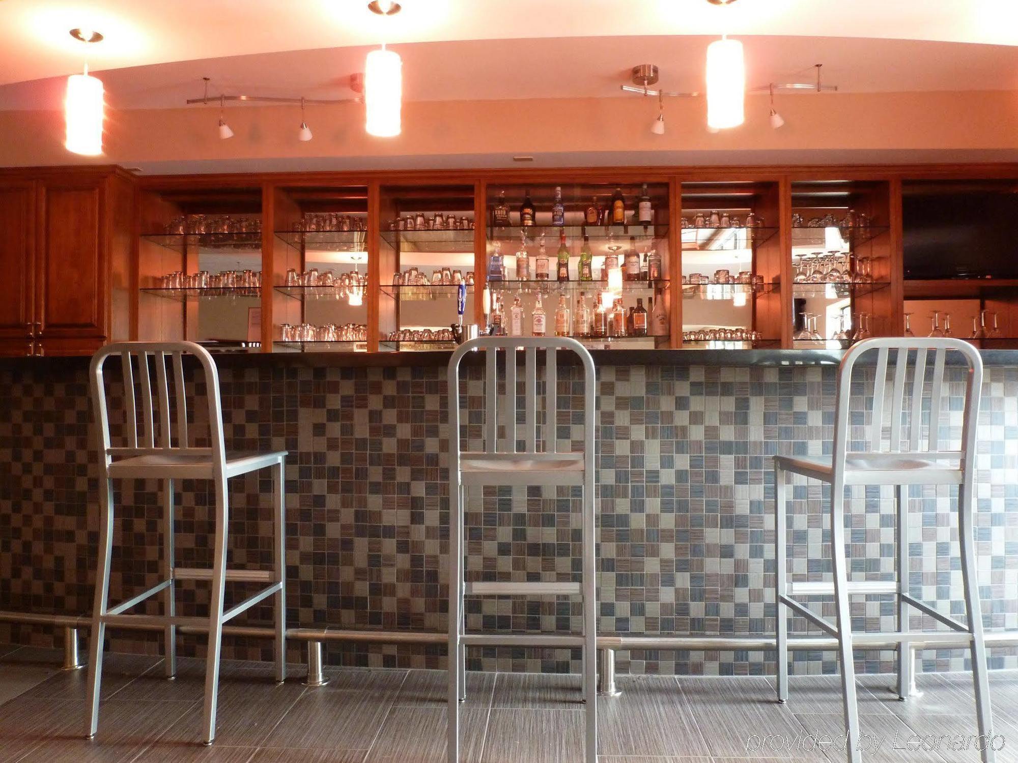Holiday Inn Express & Suites Evansville North By Ihg Warrenton Restoran gambar